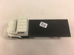 Collector Loose Flatbed Truck White/Black Size: 6.1/2" Long