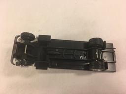 Collector Loose Flatbed Truck White/Black Size: 6.1/2" Long