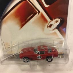 Collector NIP Hot Wheels Auto Milestones 1963 Corvette No. 55927 Scale 1/64 Diecast Car