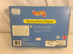 Collector NIP Hot Wheels Kool Toyz Racing Arena Playset Set of 2 Cars 1/64 Scale