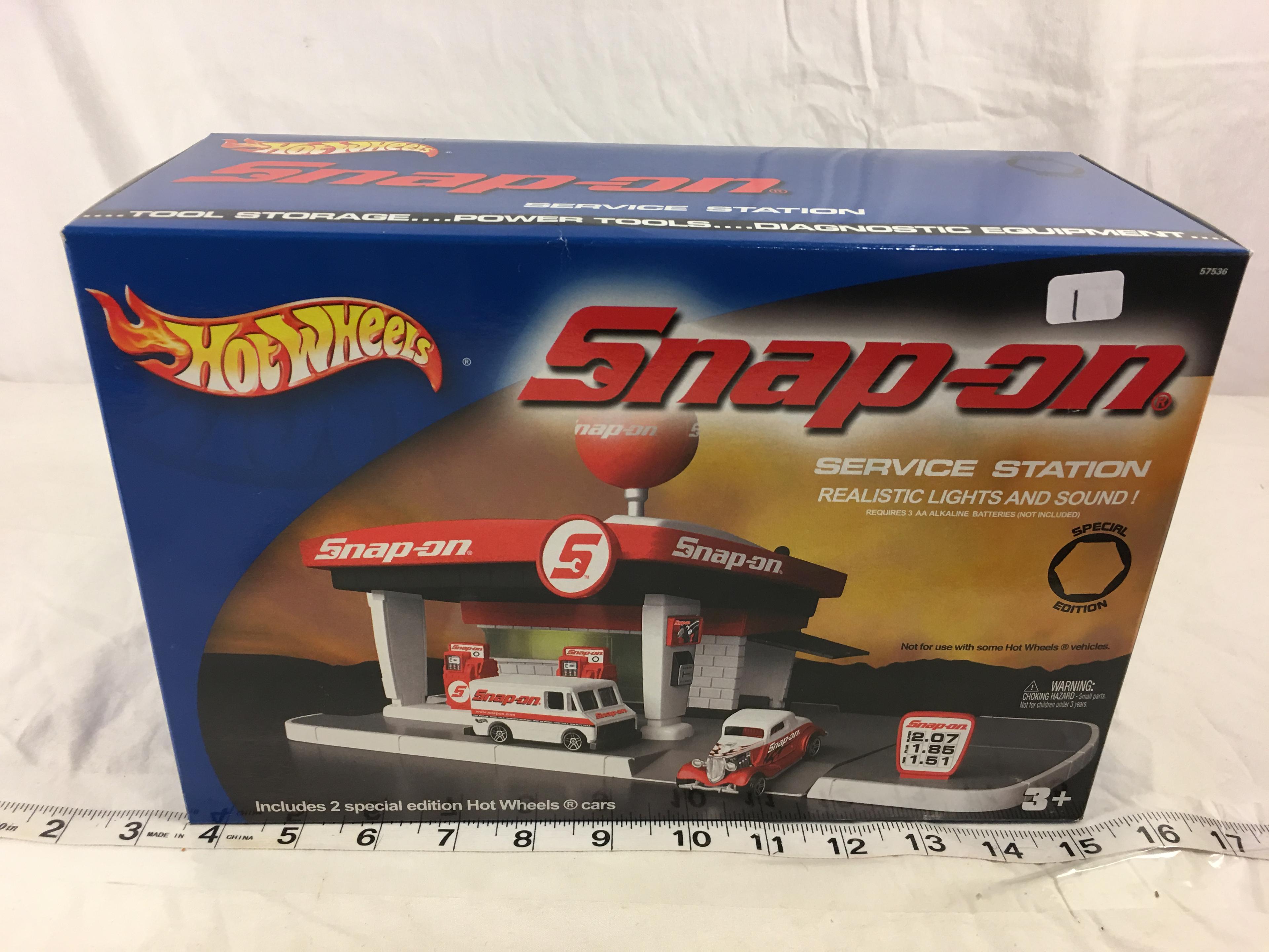 NIP Collector Hot wheels Snap-on Service Station Realistic Lights and Sound Box Sz:12x8"