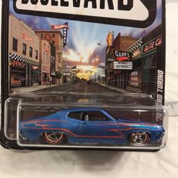 NIP Collector Hot wheels Classics 1/64 Scale Red Line Wheels DieCast '70 Ford Torino Boulevard Car