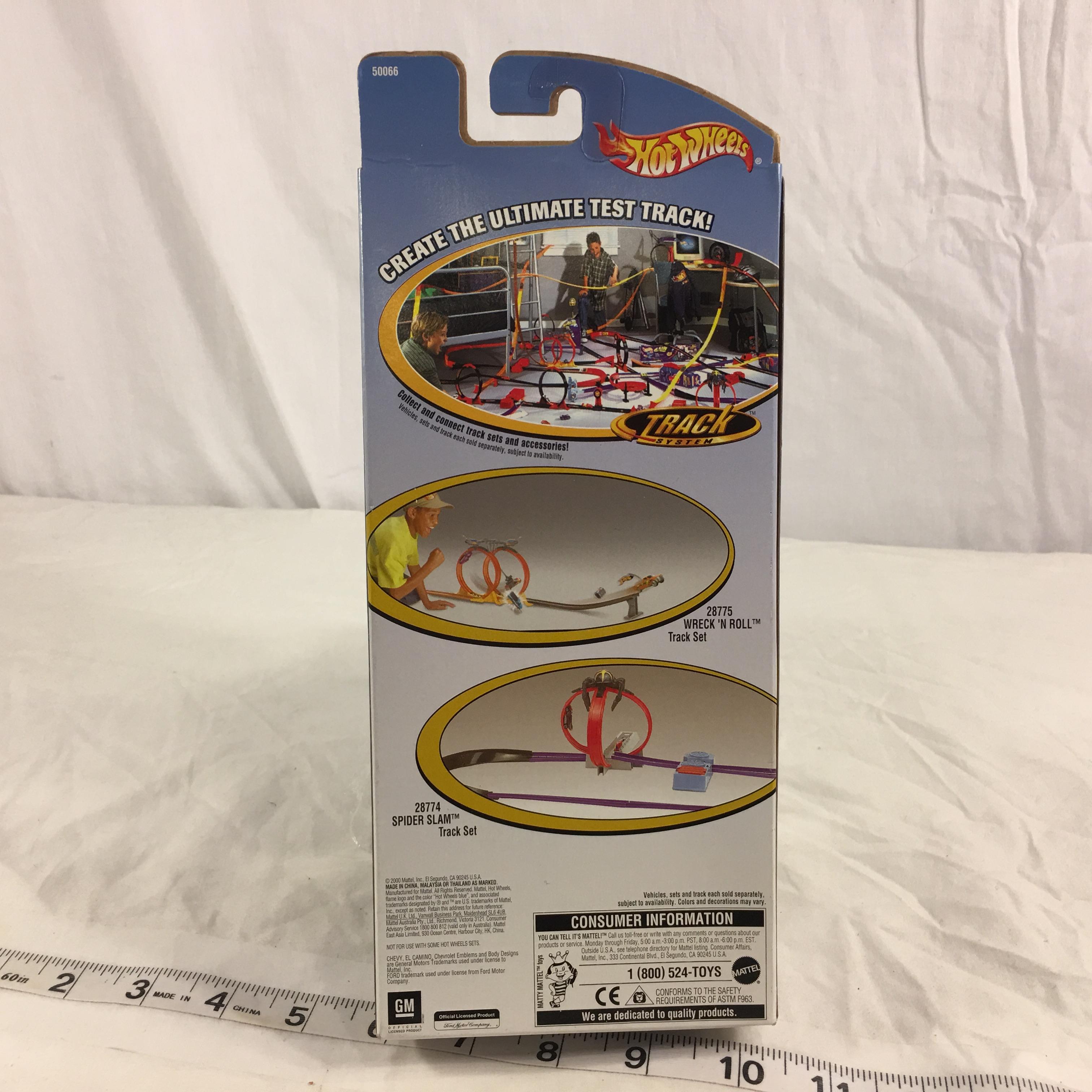 NIP Collector Hot wheels Mattel Gift Pack 1/64 Scale Die-Cast Metal & Plastic Parts "Truck Stoppers