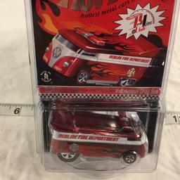 NIP Collector Hot wheels  1/64 Scale Red Line Club DieCast Metal & Plastic Volkswagen Drag Bus