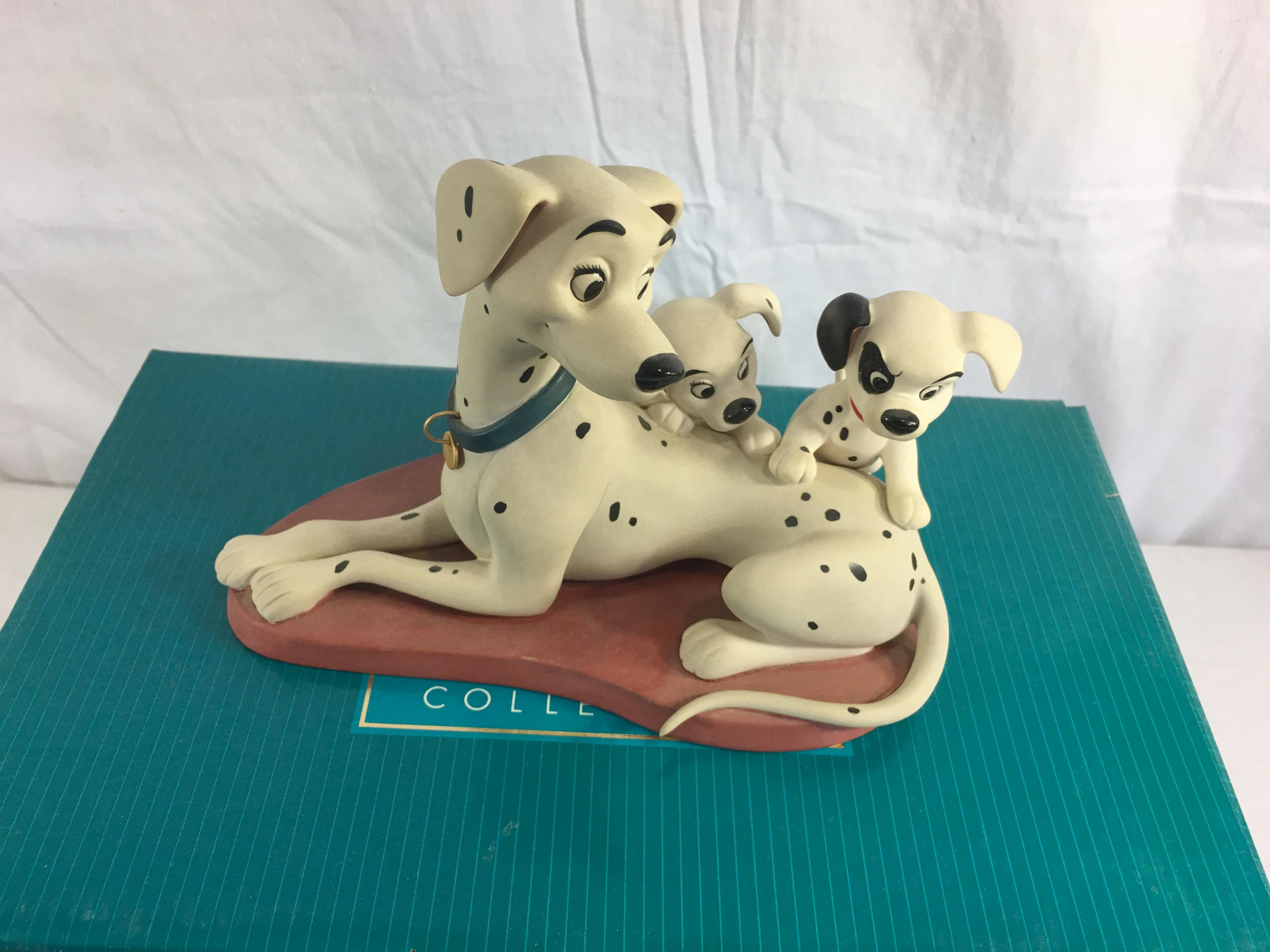 Classics Walt Disney Perdita 101 Dalmatians Patient Perdita Box: 11.5x8x8" has damage