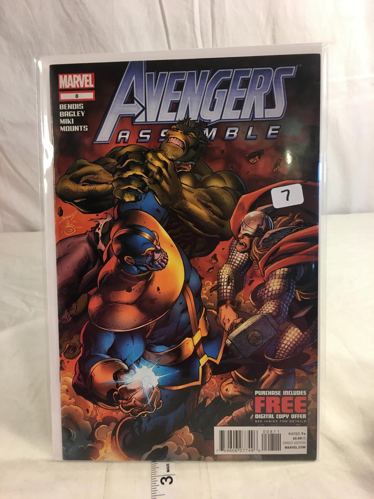 Collector Marevl Comics Avengers Asssemble Comic Book No.8