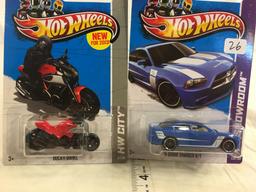 Lot of 2 Pieces Collector New in Package Hot wheels 1/64 Scale Die-cast Metal & Plastic Parts