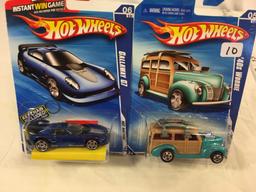 Lot of 2 Pieces Collector New in Package Hot wheels 1/64 Scale Die-Cast Metal & Plastic Parts