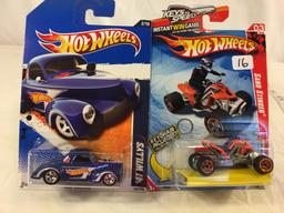 Lot of 2 Pieces Collector New in Package Hot wheels 1/64 Scale Die-Cast Metal & Plastic Parts