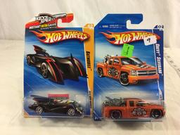 Lot of 2 Pieces Collector New in Package Hot wheels 1/64 Scale Die-Cast Metal & Plastic Parts