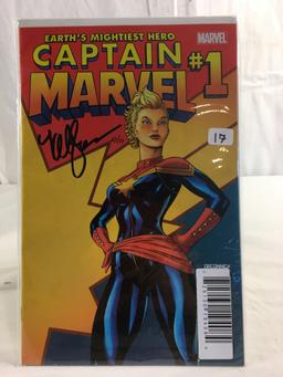 Collector Marvel  Comics Captain Marvel; #1 Comic Book hand Signed Autographed W/COA