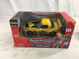 NIB Hasbro Transformers Alternators Honda S2000 Deceipticharge