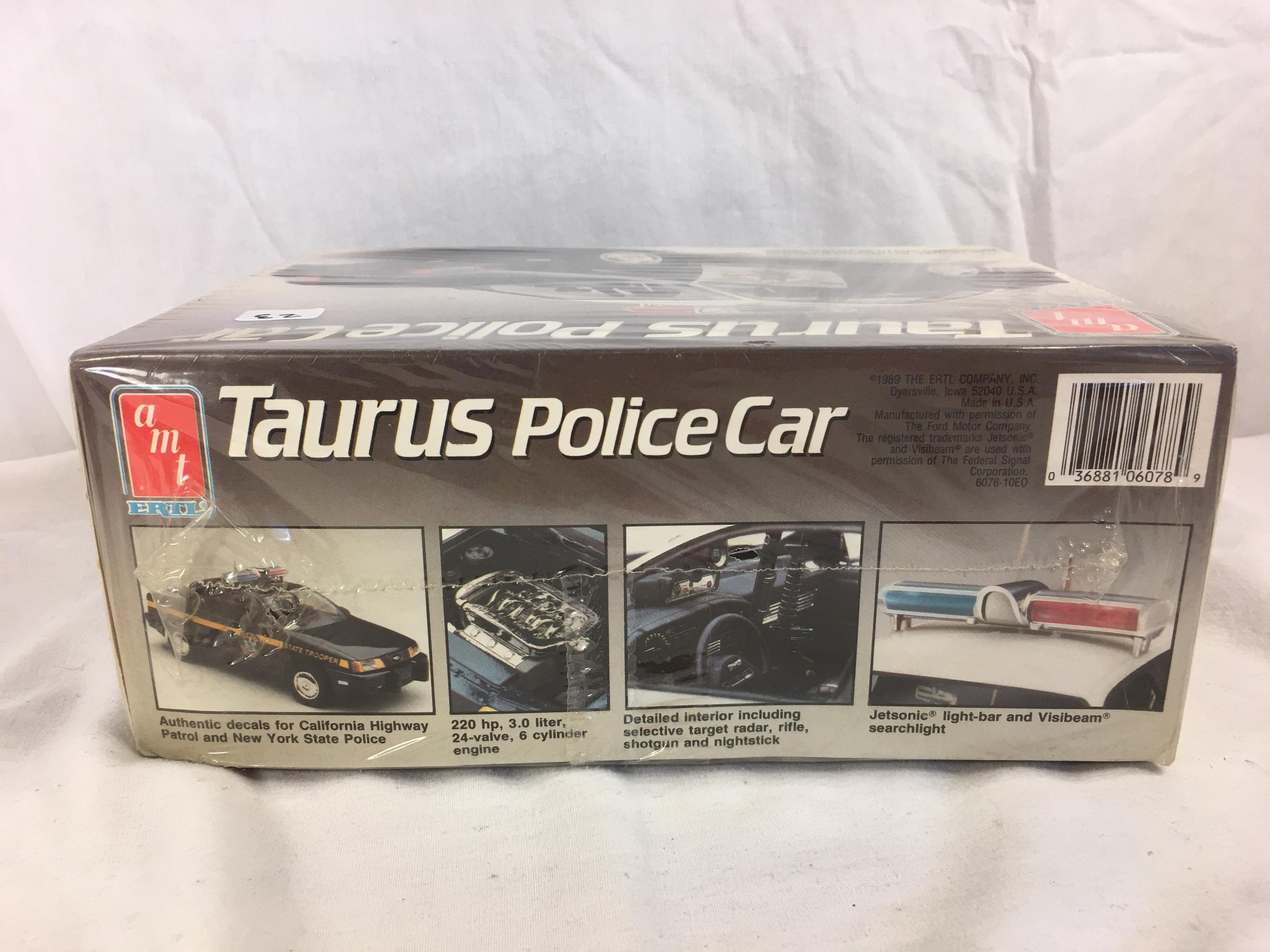 New Sealed Collector Amt ERTL Taurus Police Car 1/25 Scale Model Kit