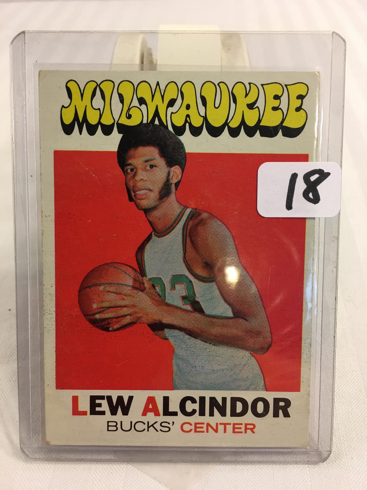Collector Vintage 1971 TOPPS BASKETBALL LEW ALCINDOR #100 MILWAUKEE BUCKS NBA Sport Card