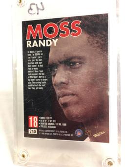 Collector 1998 Skybox Randy Moss #18 Minnesota Vikings Wide Reciever Rookie RC Sport Card