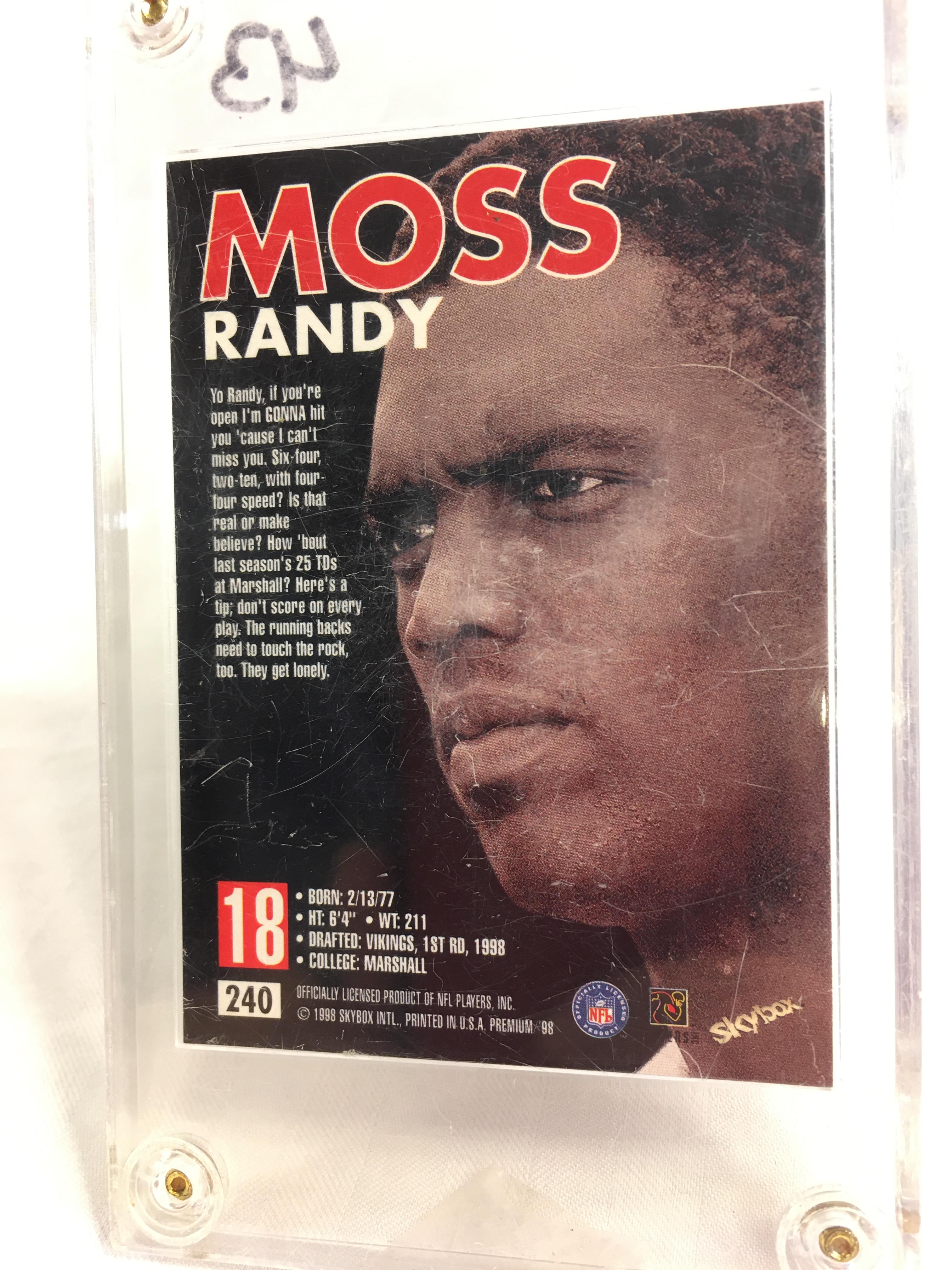 Collector 1998 Skybox Randy Moss #18 Minnesota Vikings Wide Reciever Rookie RC Sport Card