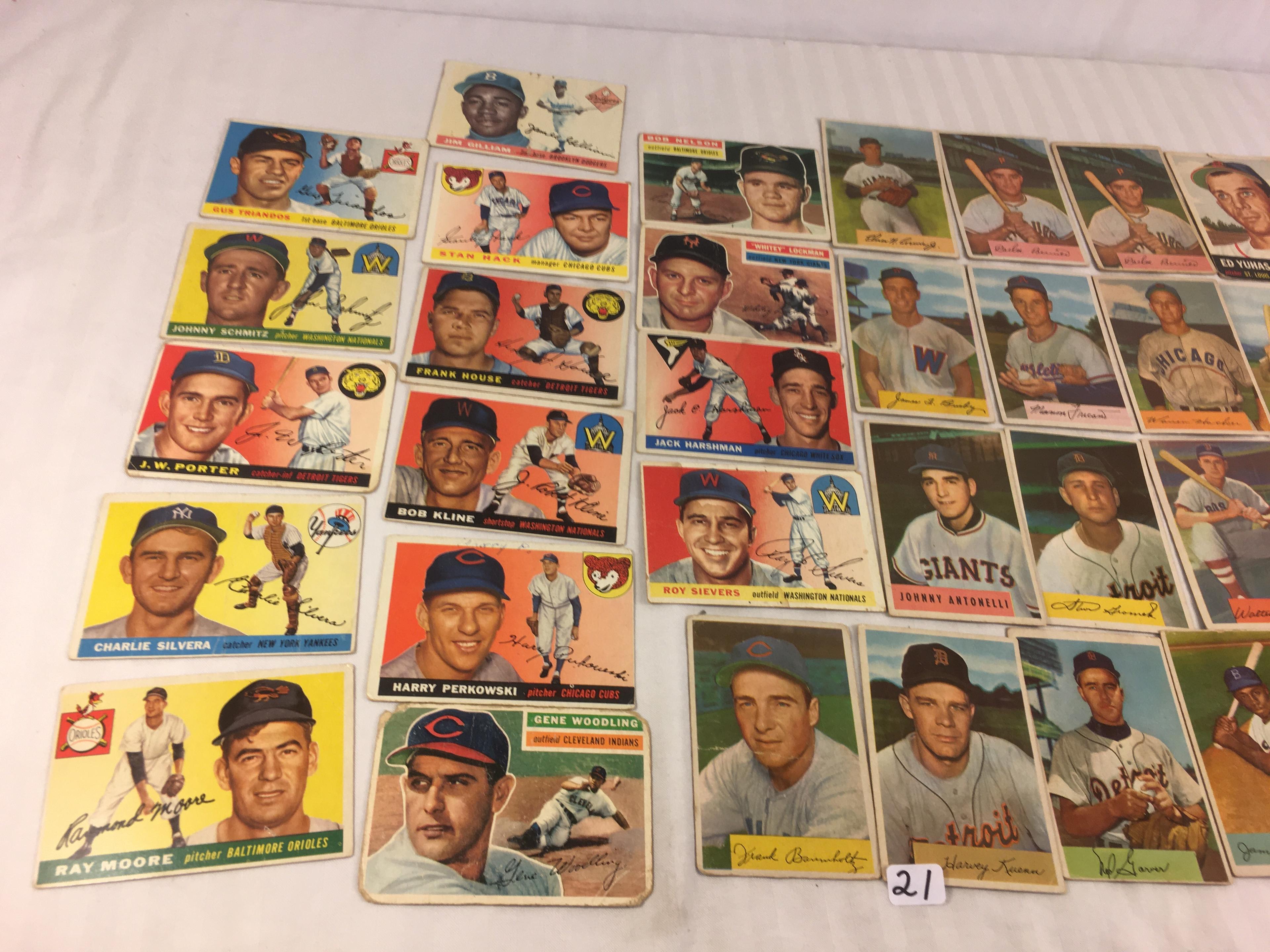 Lot of 30 Collector Vintage Baseball Sport Trading Cards  Assorted Players and Sport Cards