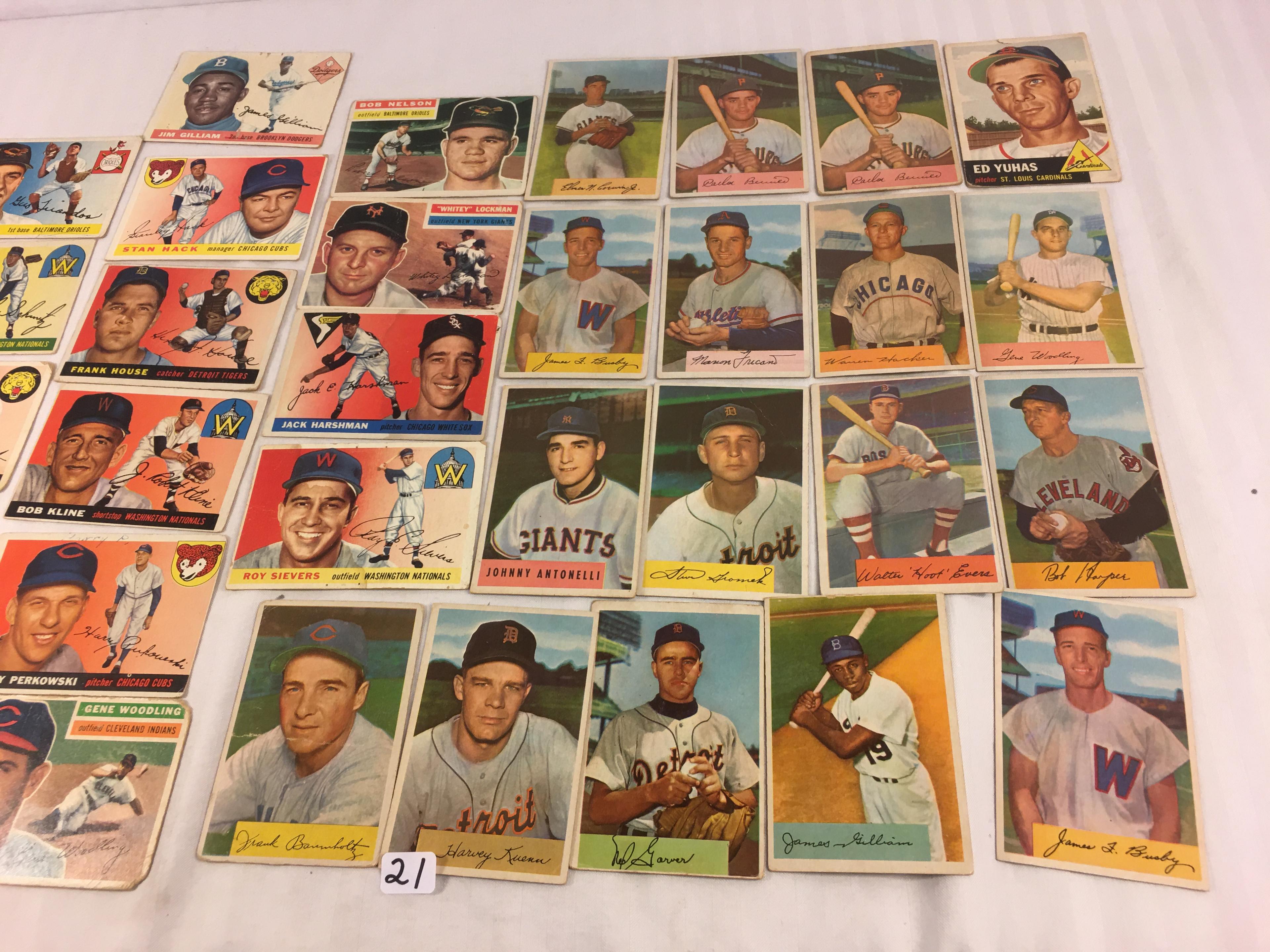 Lot of 30 Collector Vintage Baseball Sport Trading Cards  Assorted Players and Sport Cards