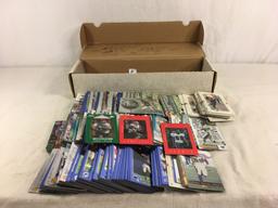 Collector Loose Donruss 2000 NFL Football Trading Cards In A Box