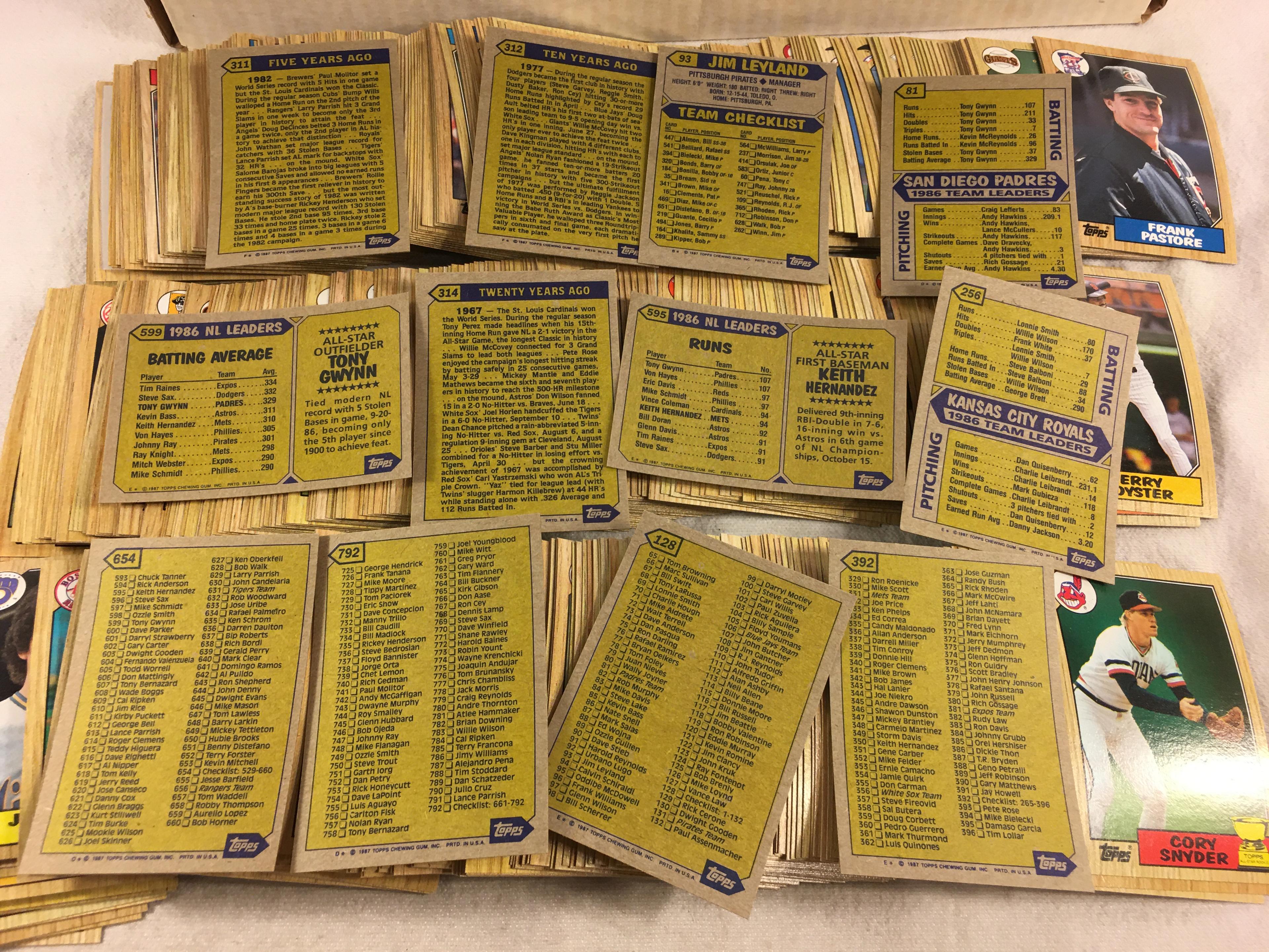 Collector Loose Vintage Topps 1987 Baseball Trading Cards IN A Box