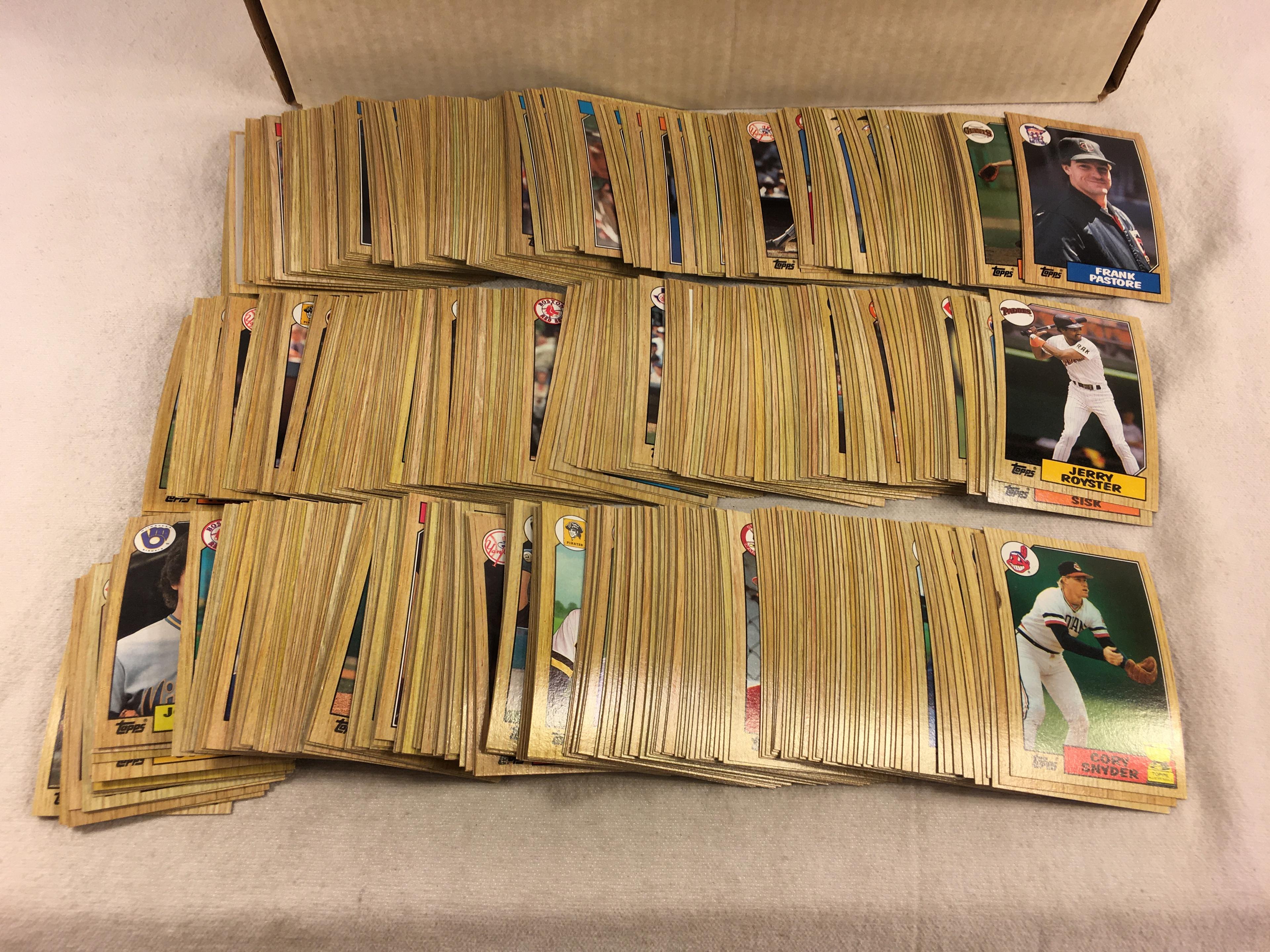 Collector Loose Vintage Topps 1987 Baseball Trading Cards IN A Box