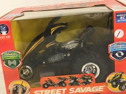 Collector New Street Savage Radio Controlled Stunt vehicle  Blue Hat Box Sz: 8x12"Box