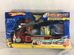 Hot wheels Formula Fuelers Sky Force 2 in 1 Action Size: 17.5 by 10" Box Has Damage