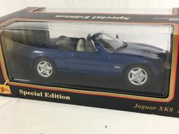 Collector Maisto Special Jaguar XK8 Scale 1/18 Scale Die-Cast Metal 1996