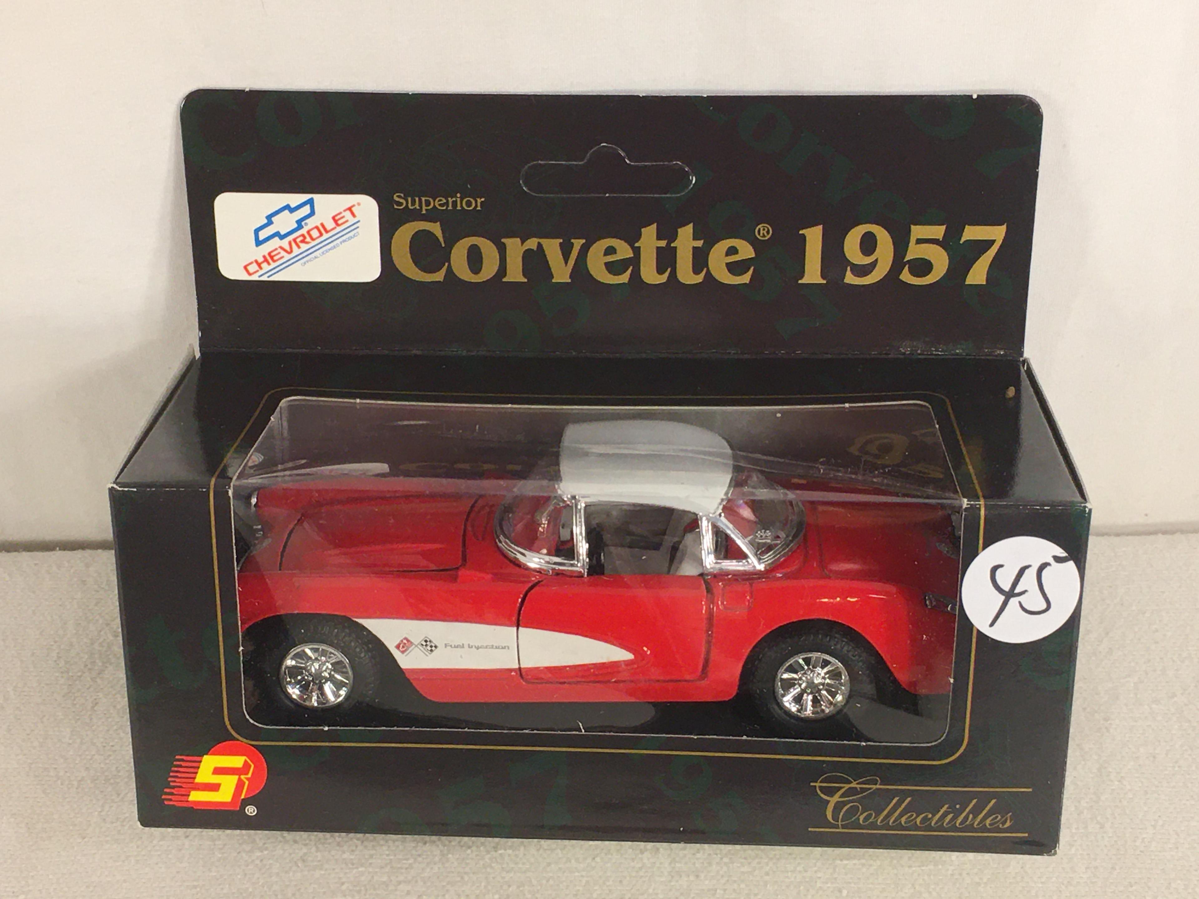 Collector Superior Chevrolet 1957 Corvette 1/43 Scale DieCast Metal Car