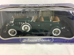 Collector Anson Classic 1932 Cadillac Sport Phaeton 1/18 Scale Die Cast Metal Car