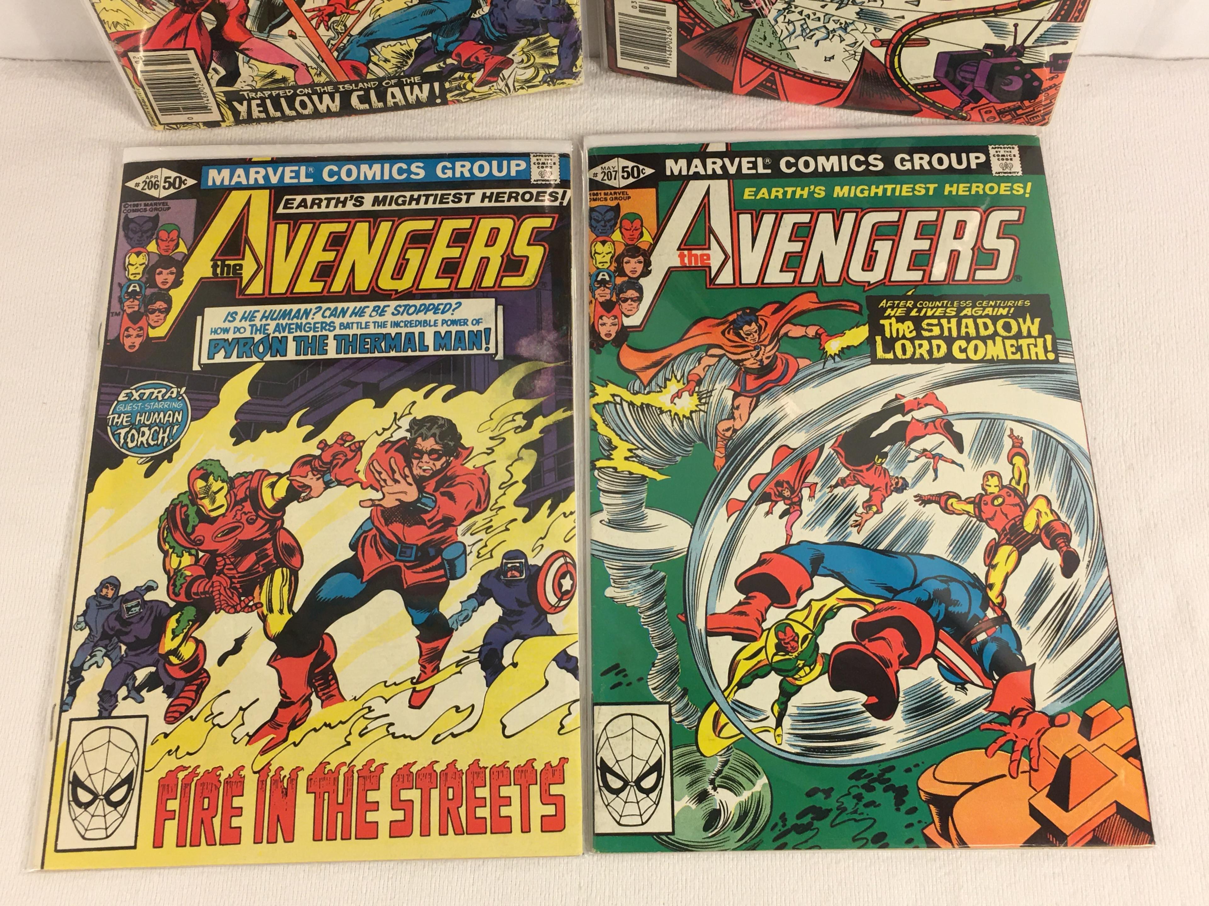 Lot of 4 Collector Vintage Marvel The Avengers Comic Books No.204.205.206.207.