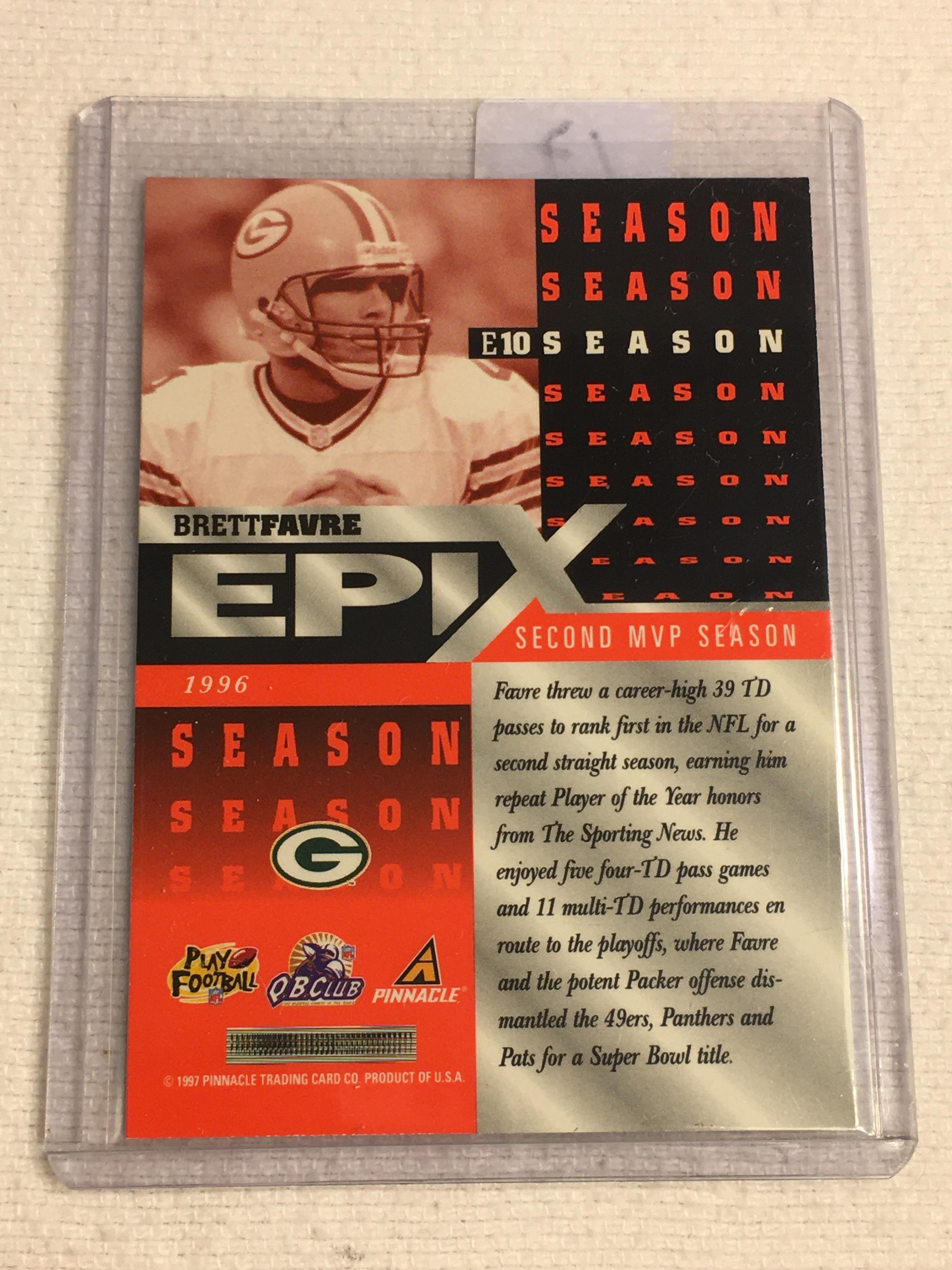 Collector 1997 Pinnacle Green Bay Packers Brett Favre Football Card