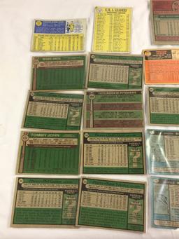 Lot of 20 Pcs Collector Loose Vintage Assorted Players Baseball Cards - See Pictures