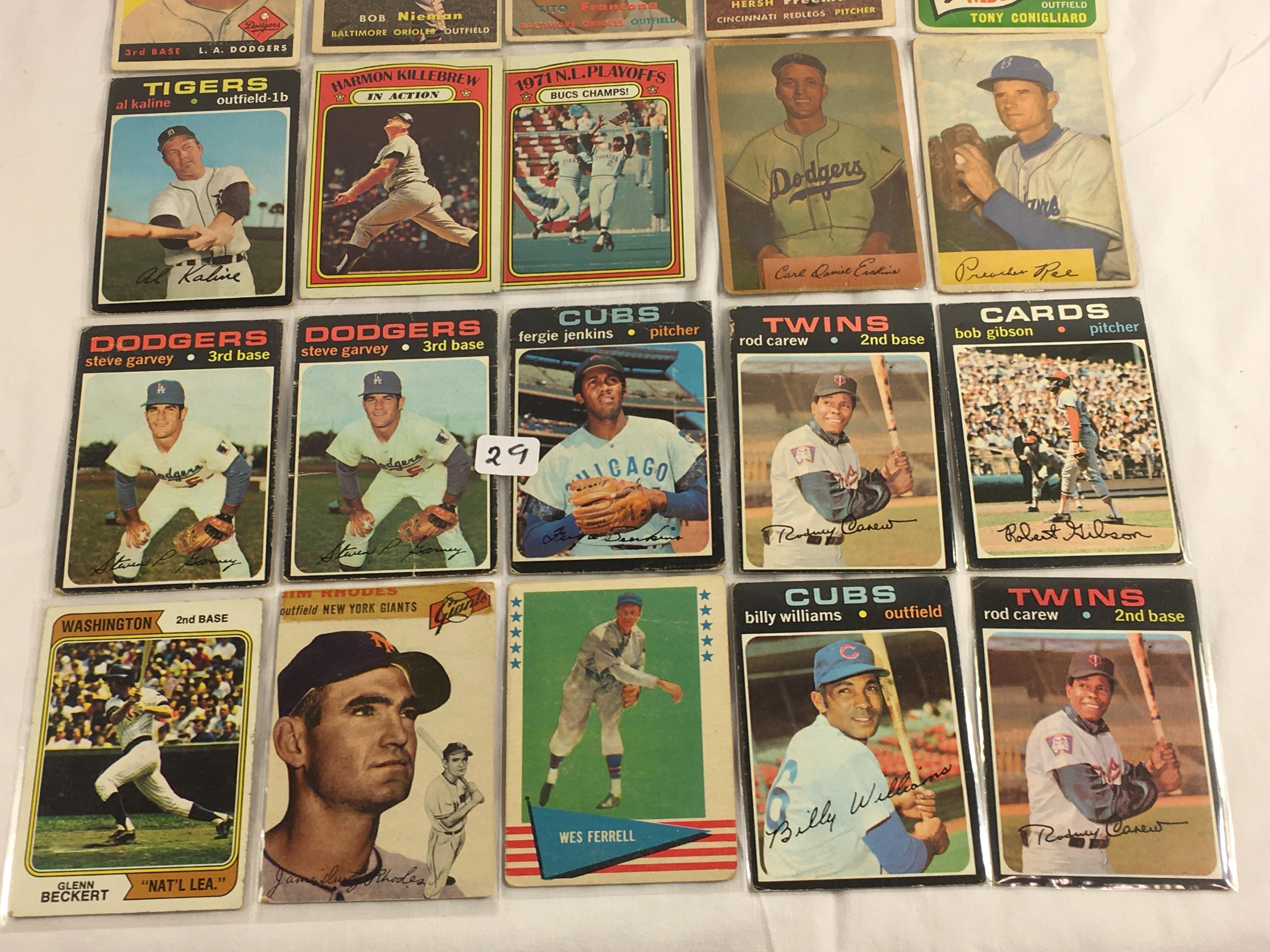 Lot of 20 Pcs Collector Loose Vintage Assorted Players Baseball Cards - See Pictures