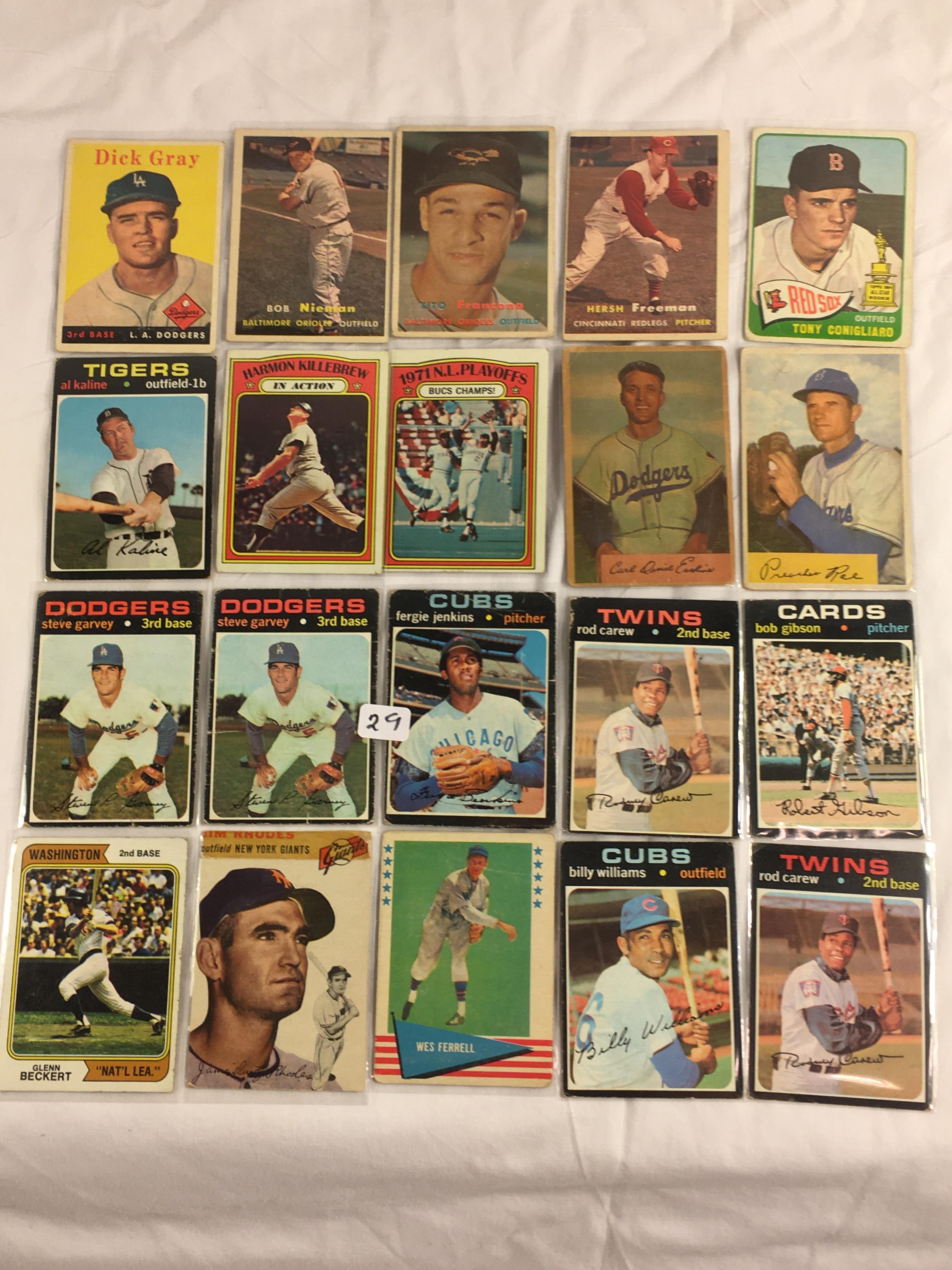 Lot of 20 Pcs Collector Loose Vintage Assorted Players Baseball Cards - See Pictures