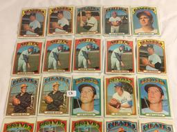 Lot of 20 Pcs Collector Loose Vintage Assorted Players Baseball Cards - See Pictures