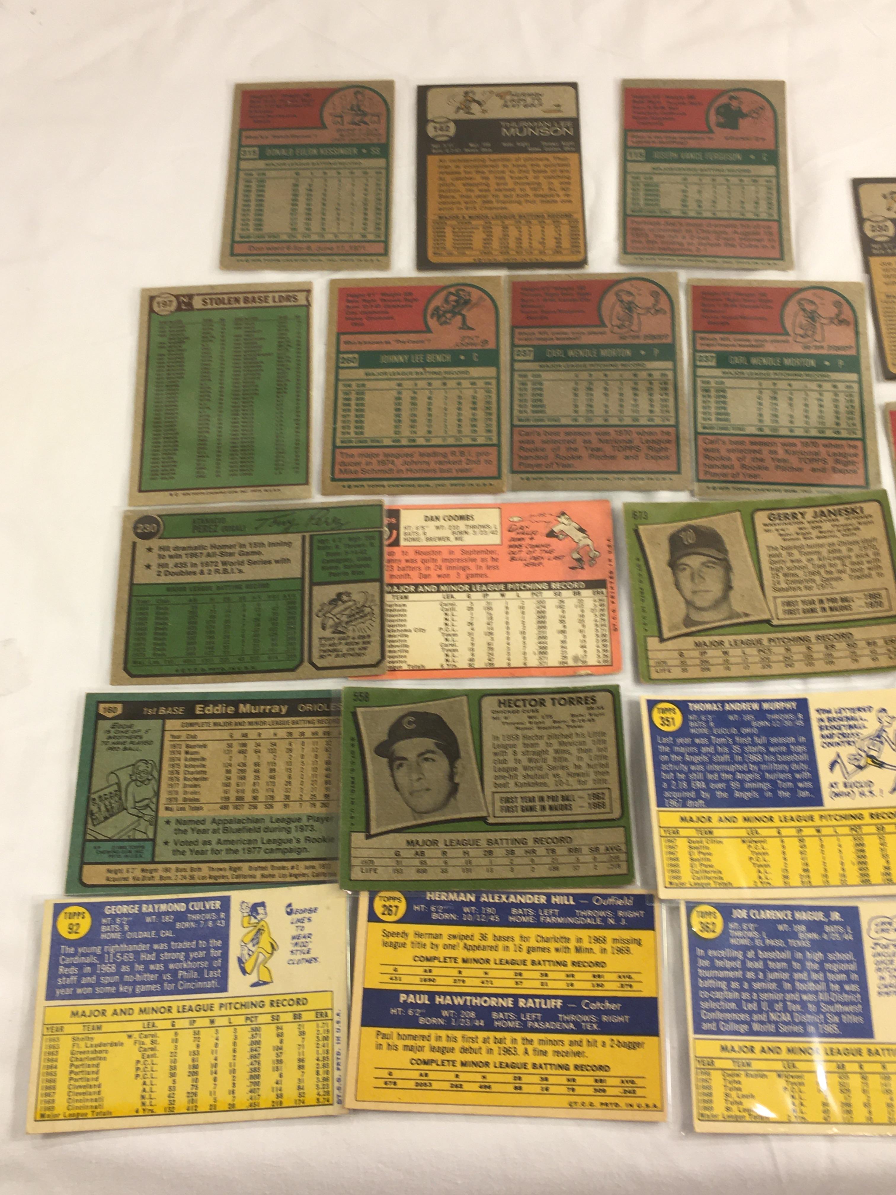 Lot of 20 Pcs Collector Loose Vintage Assorted Players Baseball Cards - See Pictures