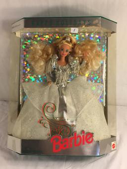 Collector NIP 1992 Mattel Holiday Celebration Barbie Doll  11-12" Tall Doll - See Pictures