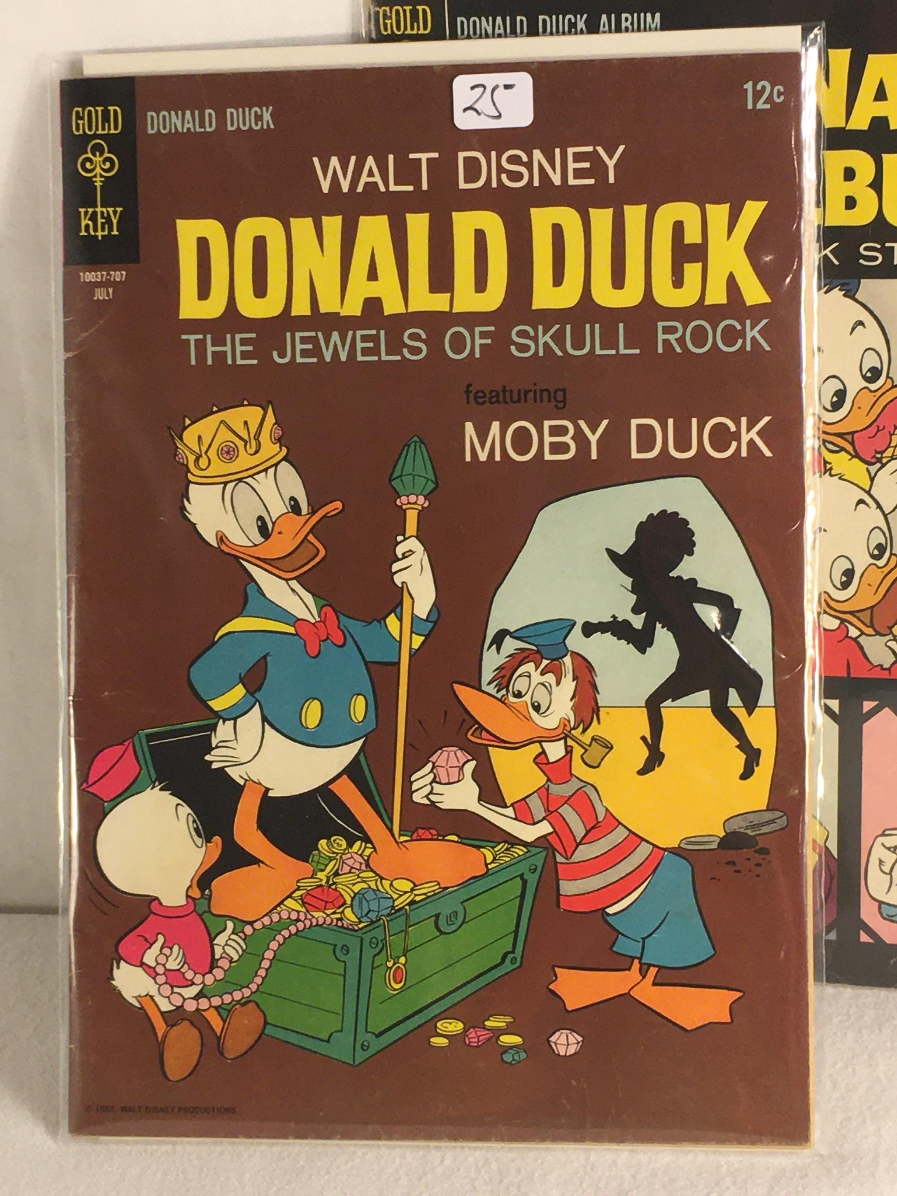 Lot of 2 Pcs Collector Vintage Gold Key Comics Walt Disney Donald Duck Comic Books