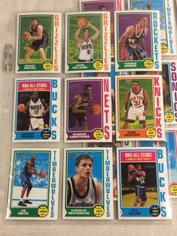 Lot of 18 Pcs Collector Vintage Assorted Basketball Sport Players Trading Cards - See Pictures