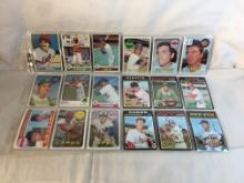 Lot of 18 Pcs Collector Vintage Assorted MLB Baseball Sport Trading Assorted Cards & Players