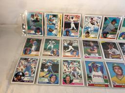 Lot of 18 Pcs Collector Vintage  MLB Baseball  Sport Trading Assorted Cards & Players - See Photos