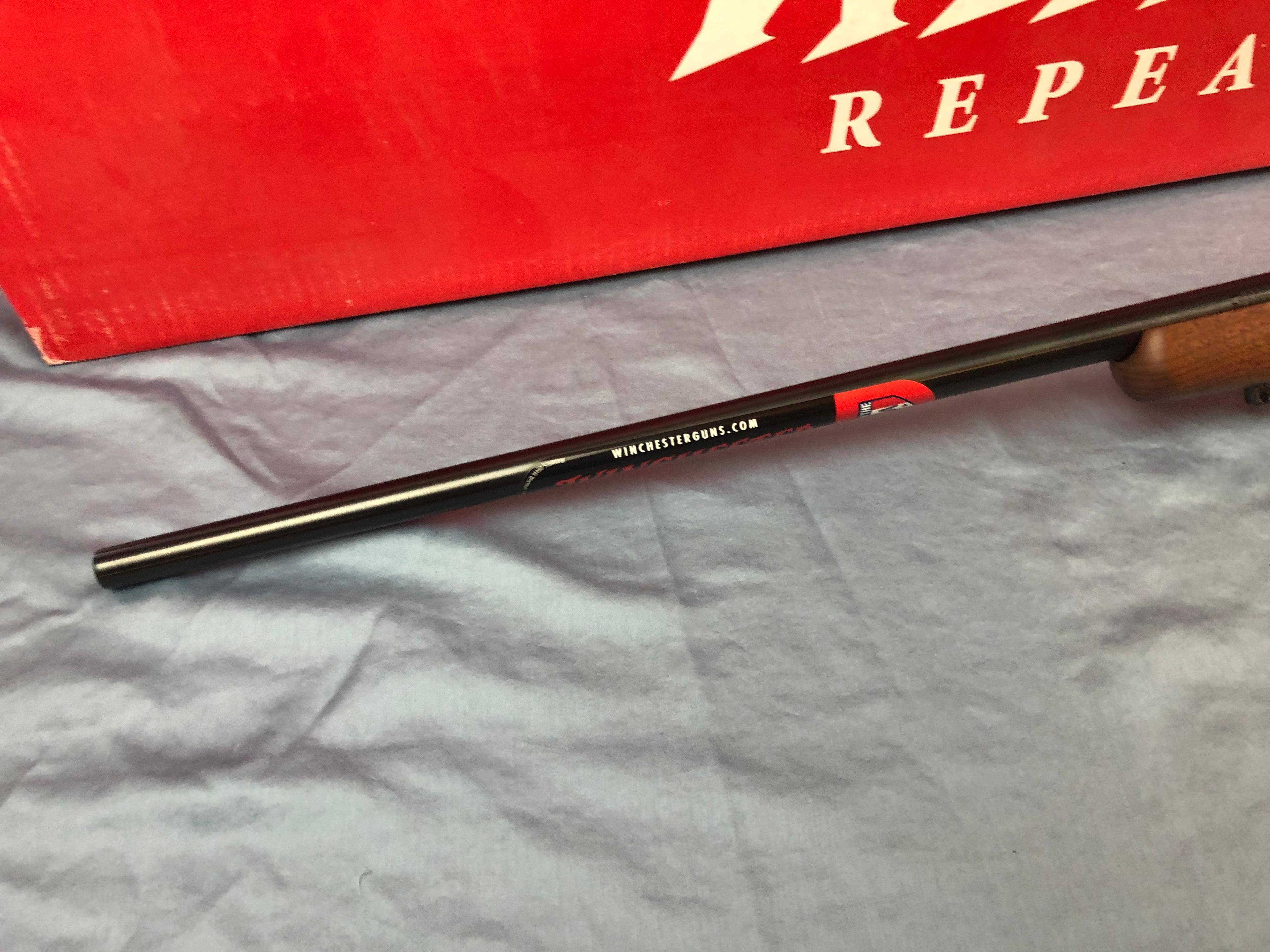 Winchester, 70 Sporter, 7mm rem mag, New in Box