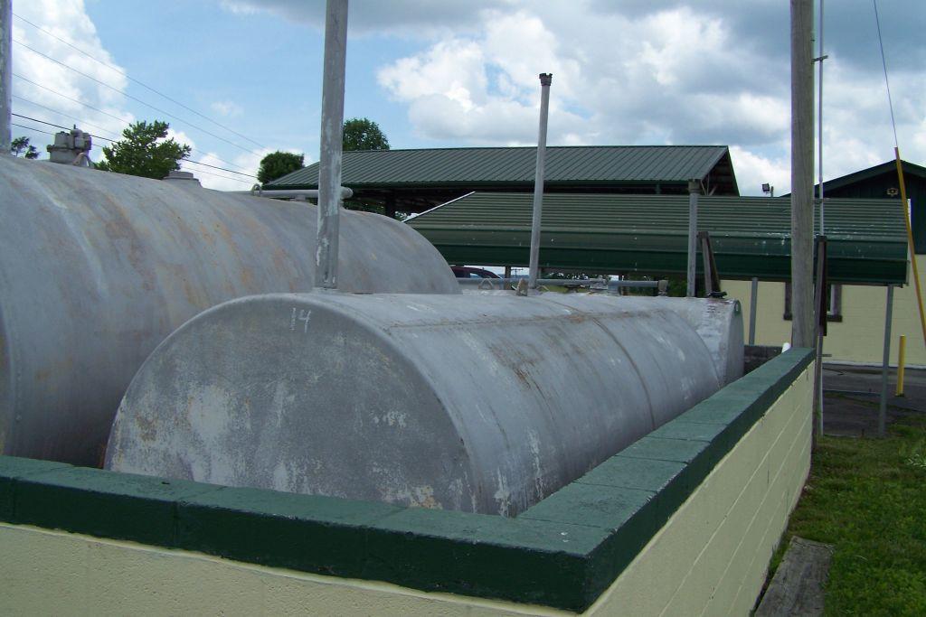 1000 GAL ABOVE GROUND FUEL TANK