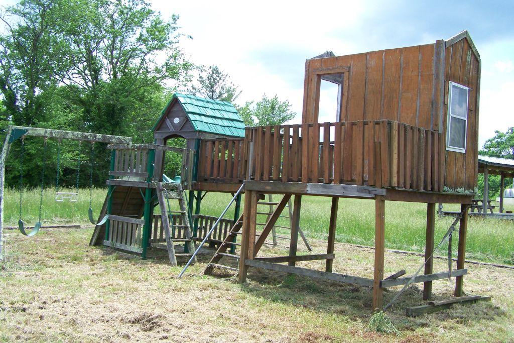 PLAYGROUND SET, BUYER RESPONSIBLE FOR MOVING