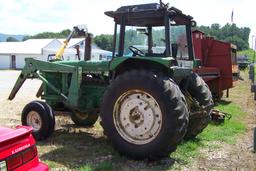 JOHN DEERE 2955 TRACTOR W/ 148 JOHN DEERE LOADER, HOURS SHOWING: 3100, S: L02955T629860