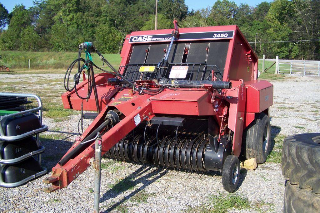 CASE INTERNATIONAL 3450 ROUND BALER, JUST SERVICED, BEEN USED THIS YEAR, HA