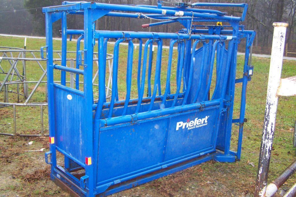 PRIEFERT SQUEEZE CHUTE, AUTOMATIC AND MANUAL, MODEL: S01, S: 61165