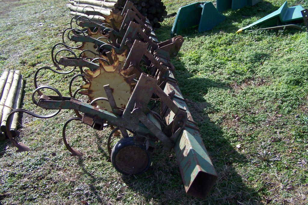 4 ROW CULTIVATOR