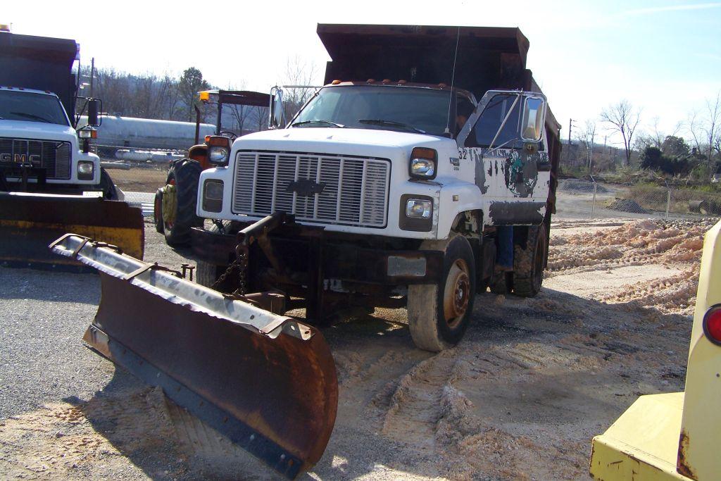 1991 CHEVROLET DUMP TRUCK, SINGLE AXLE, MILE SHOWING: 264,469, 10' BED, 5 S